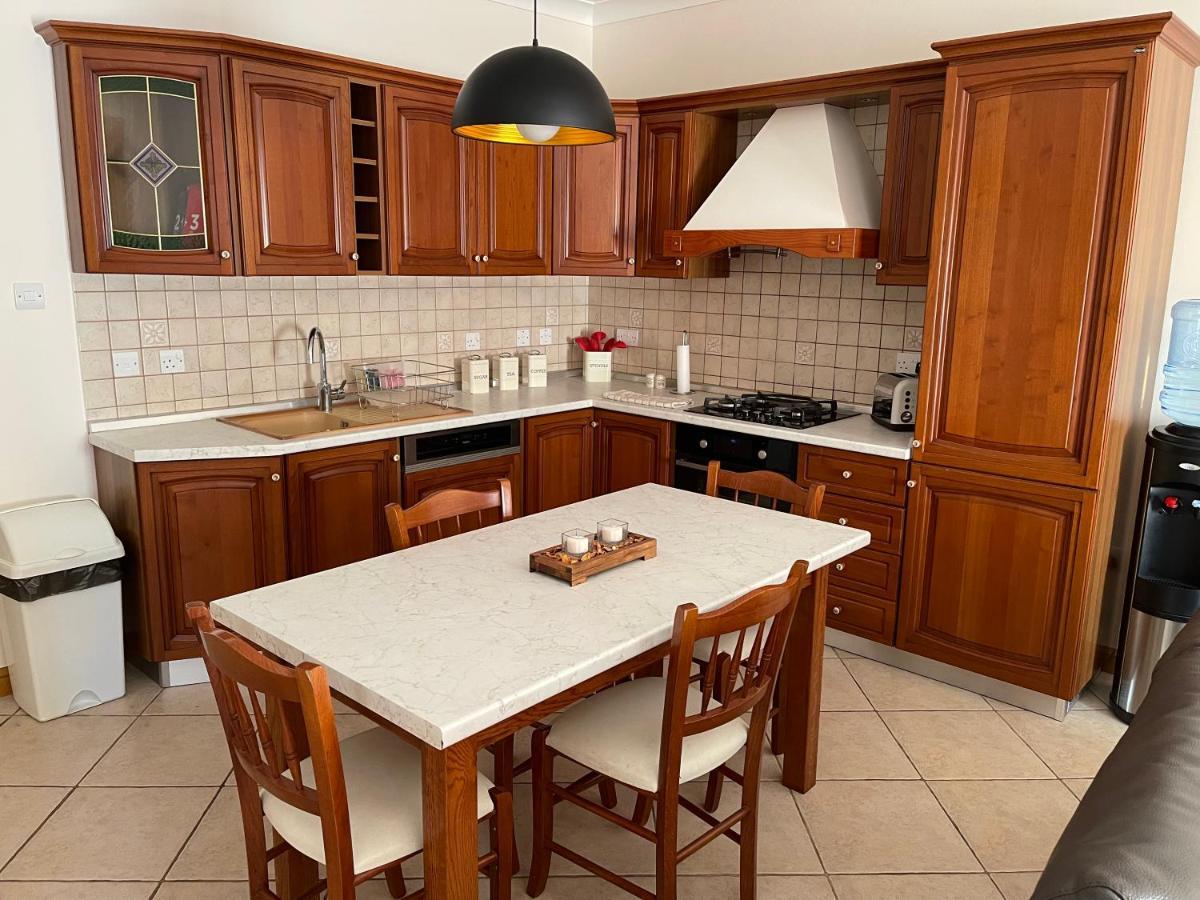 סיינט פול ביי Beautiful Central Apartment With Pool מראה חיצוני תמונה